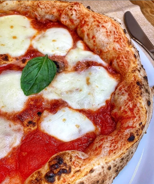 Pizza napolitana